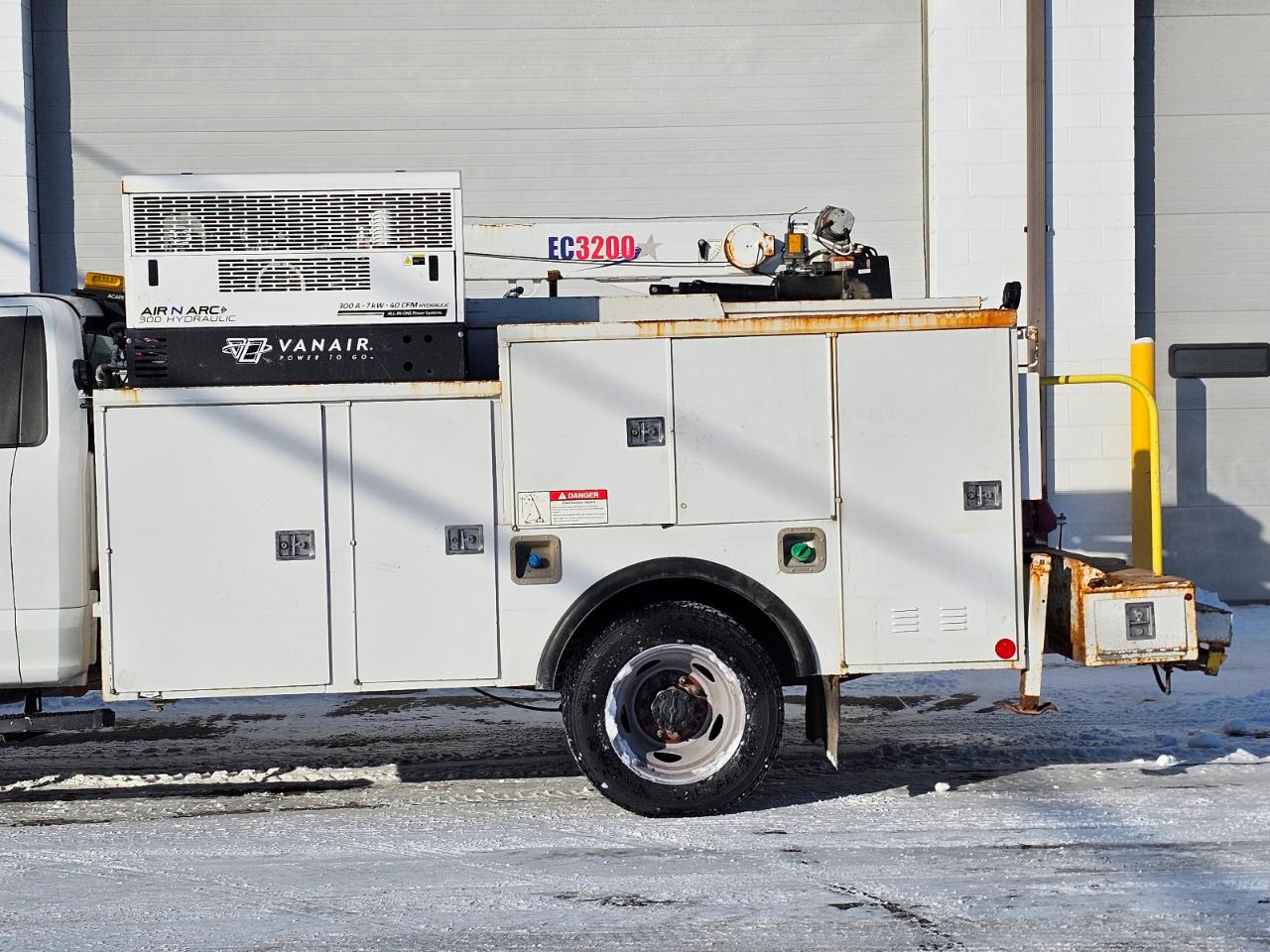 Ford Super Duty F-550 DRW XL 4WD Reg Cab 145" WB 60" CA 2019