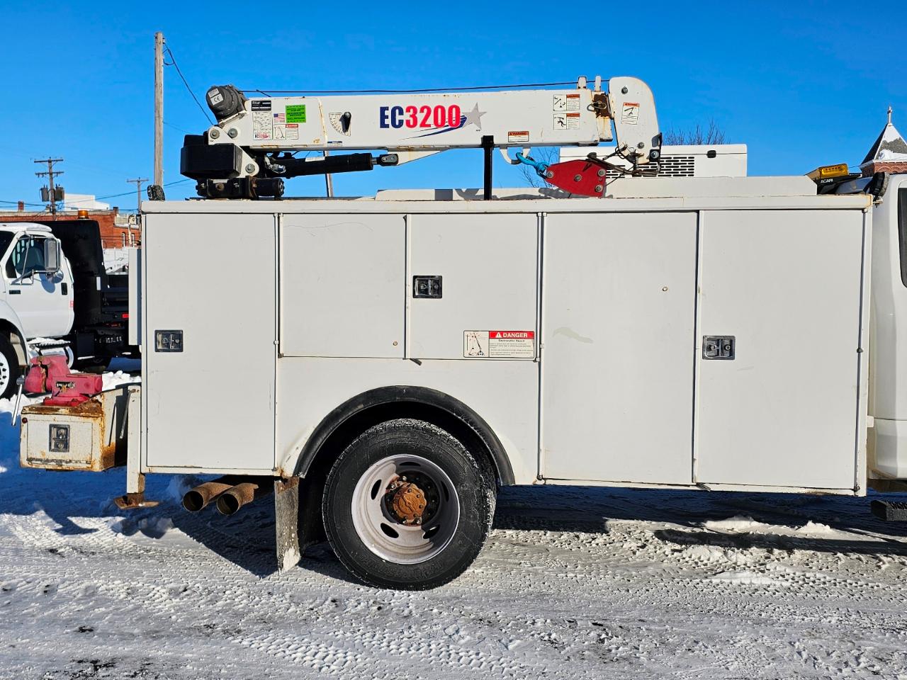 Ford Super Duty F-550 DRW XL 4WD Reg Cab 145" WB 60" CA 2019