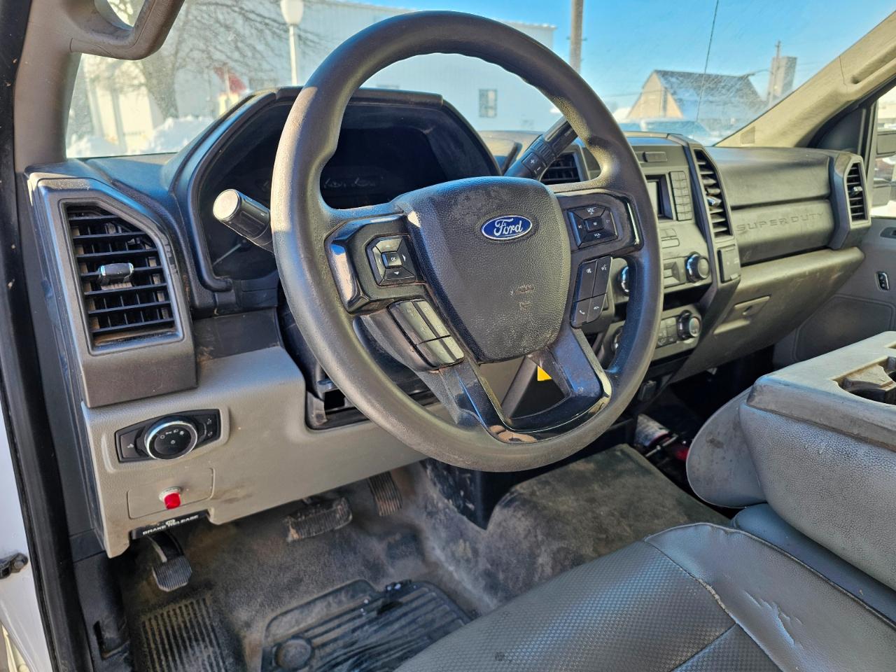 Ford Super Duty F-550 DRW XL 4WD Reg Cab 145" WB 60" CA 2019