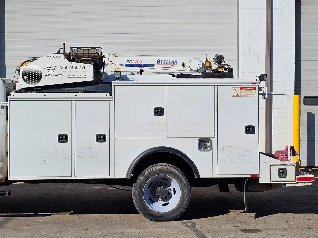 Ford Super Duty F-550 DRW XL 4WD Reg Cab 145" WB 60" CA 2019