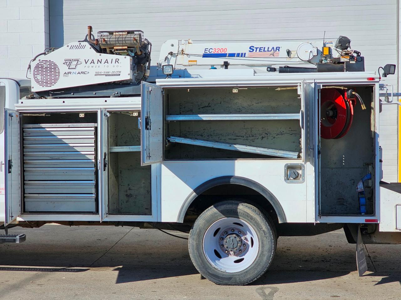 Ford Super Duty F-550 DRW XL 4WD Reg Cab 145" WB 60" CA 2019