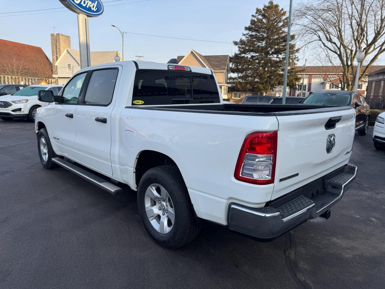 RAM 1500 Big Horn 4x4 Crew Cab 5'7" Box 2023