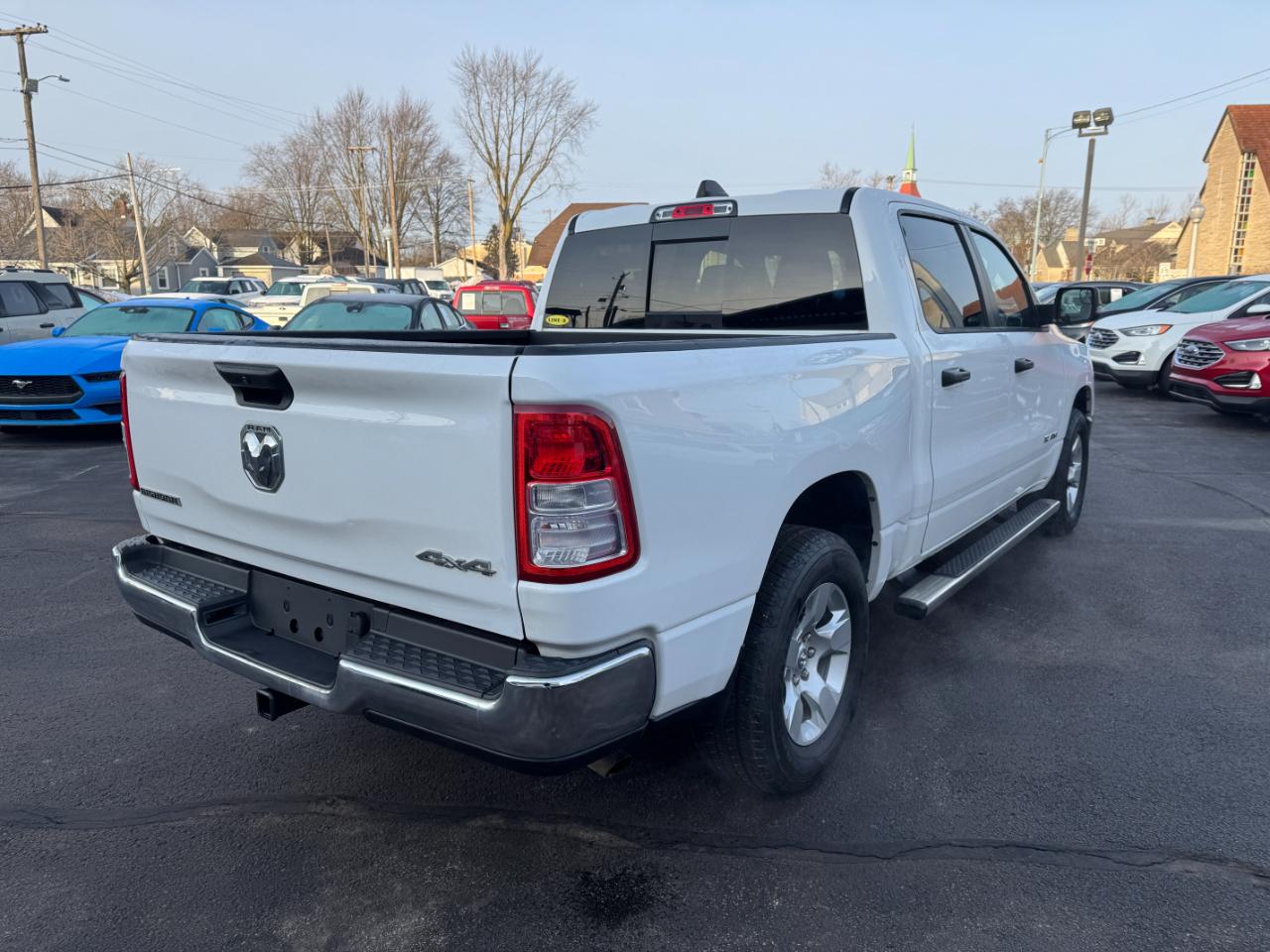 RAM 1500 Big Horn 4x4 Crew Cab 5'7" Box 2023