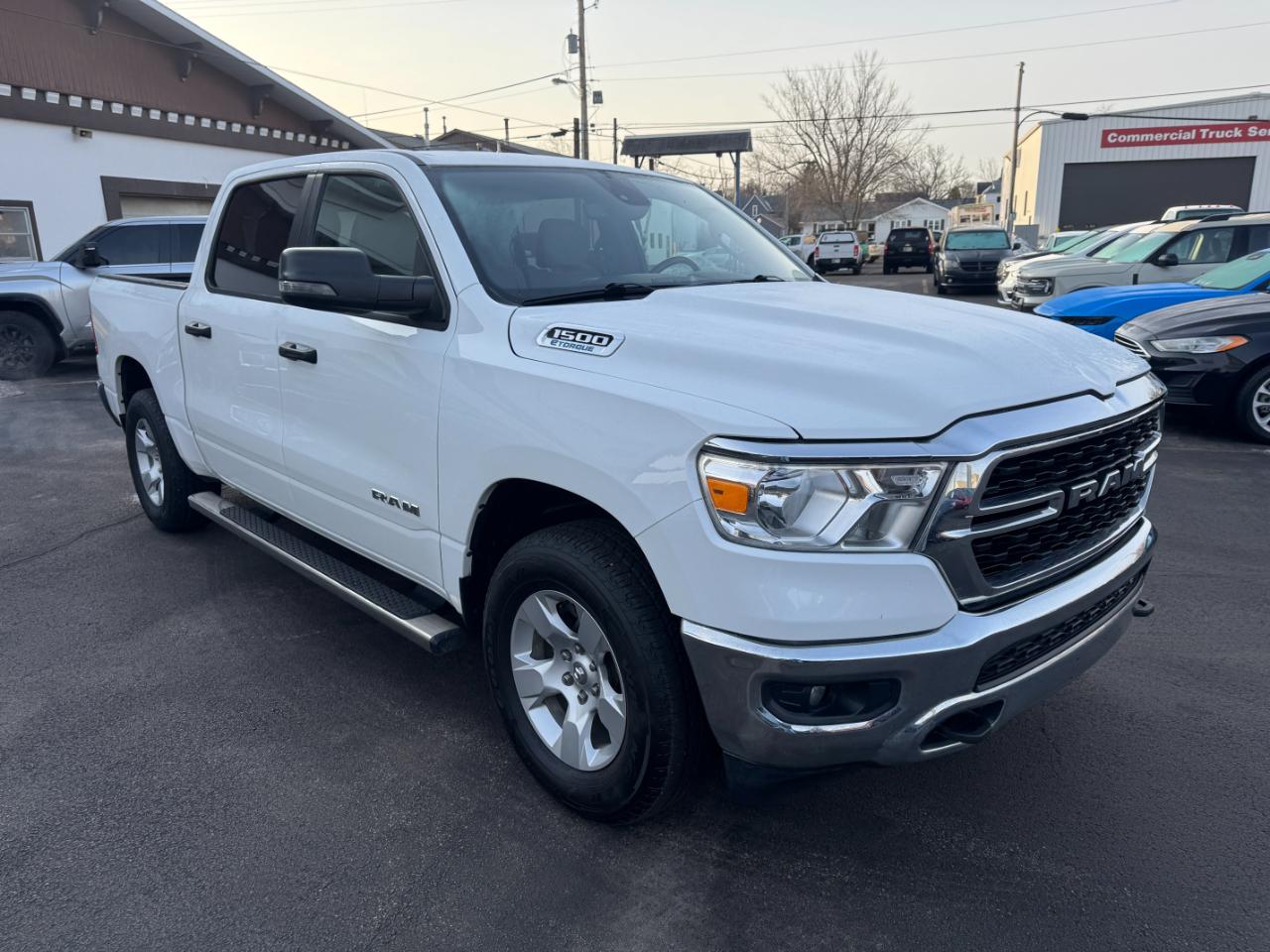 RAM 1500 Big Horn 4x4 Crew Cab 5'7" Box 2023