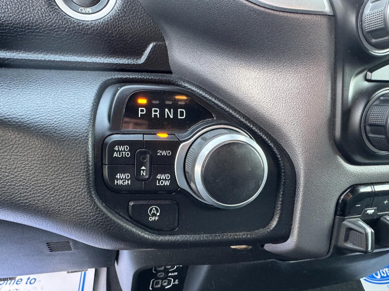 RAM 1500 Big Horn 4x4 Crew Cab 5'7" Box 2023