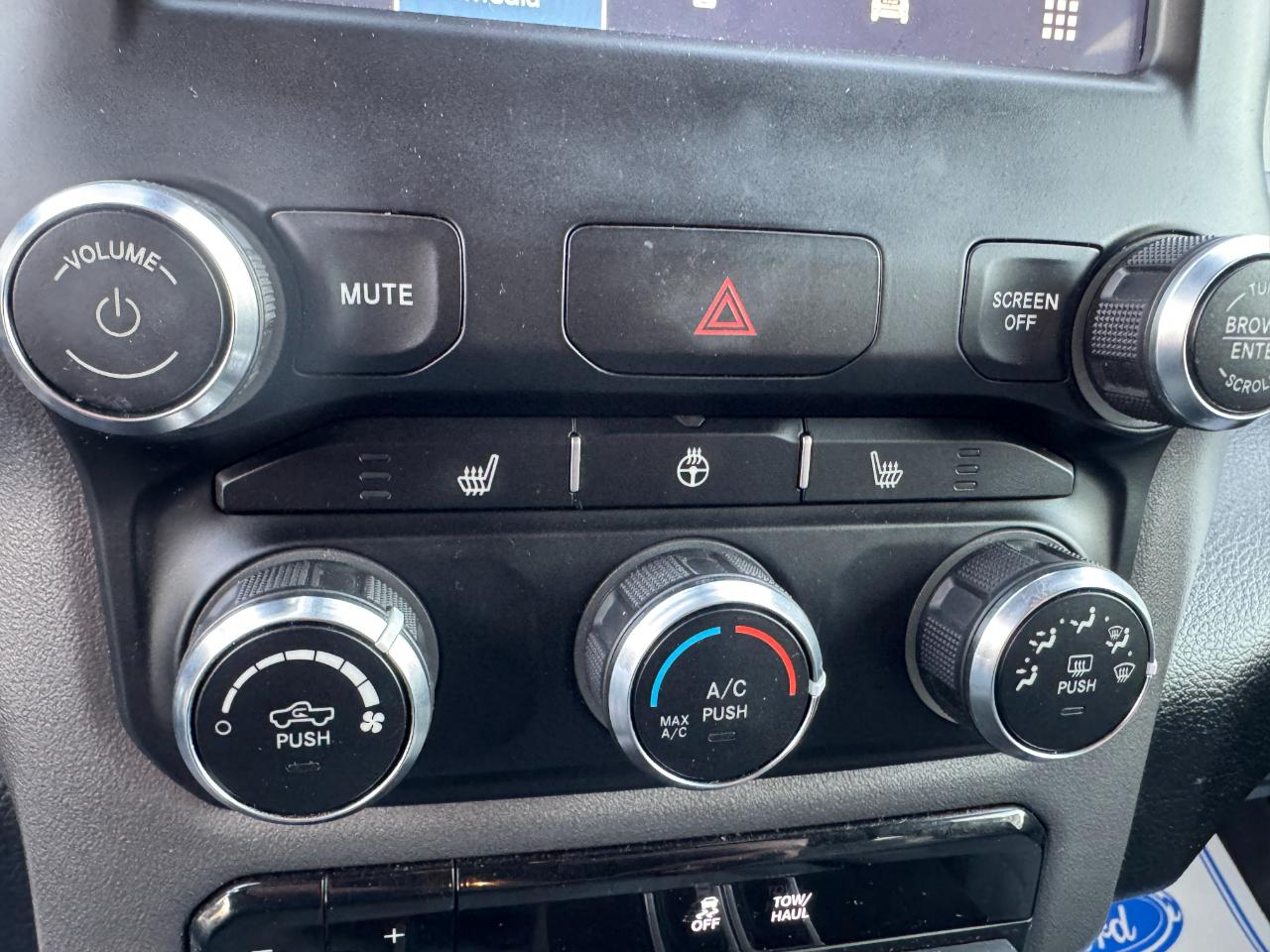 RAM 1500 Big Horn 4x4 Crew Cab 5'7" Box 2023