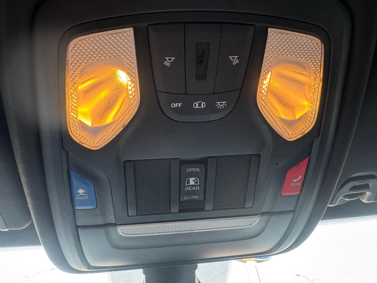 RAM 1500 Big Horn 4x4 Crew Cab 5'7" Box 2023