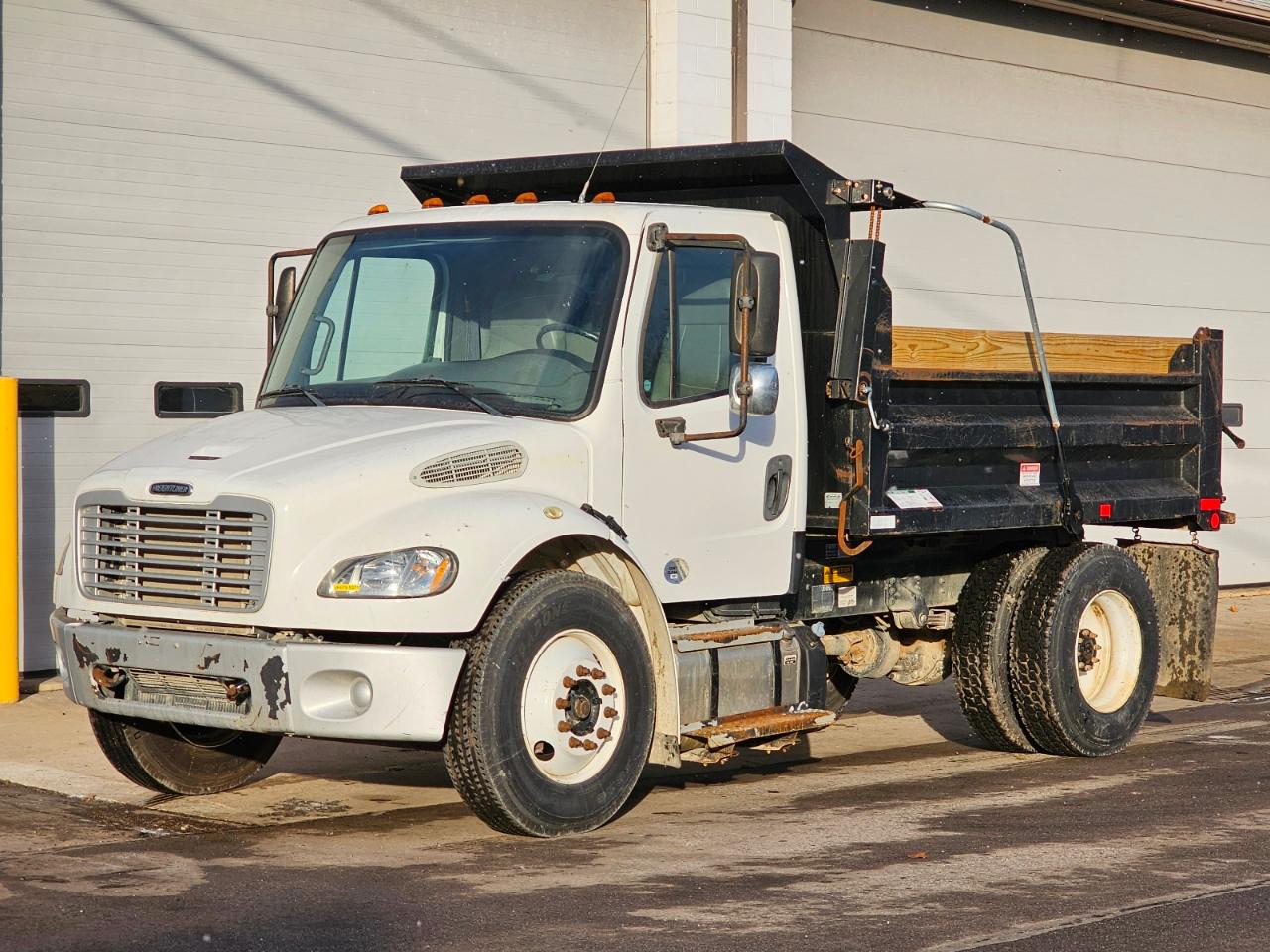 Freightliner M2 106  2017