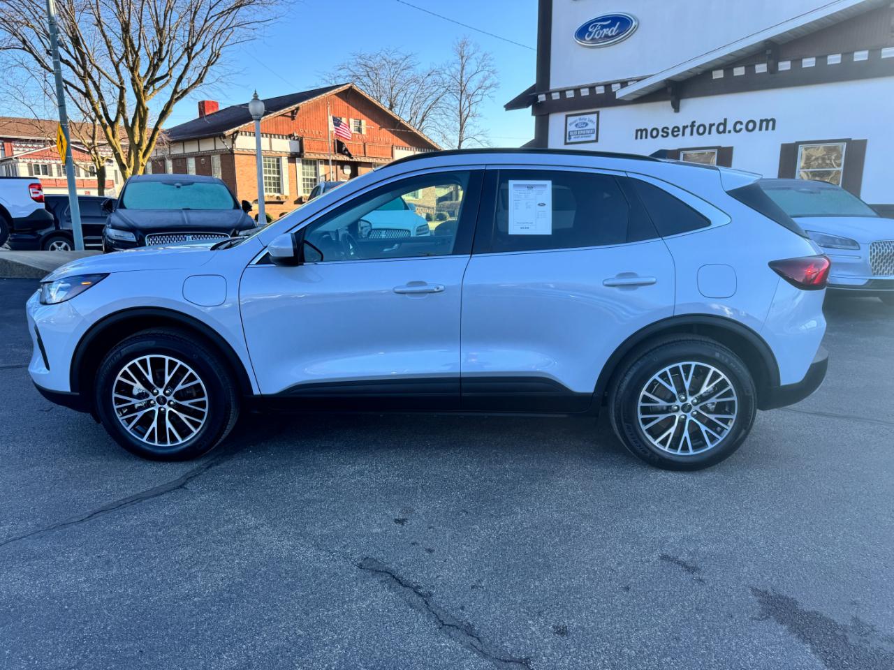 Ford Escape PHEV FWD 2025