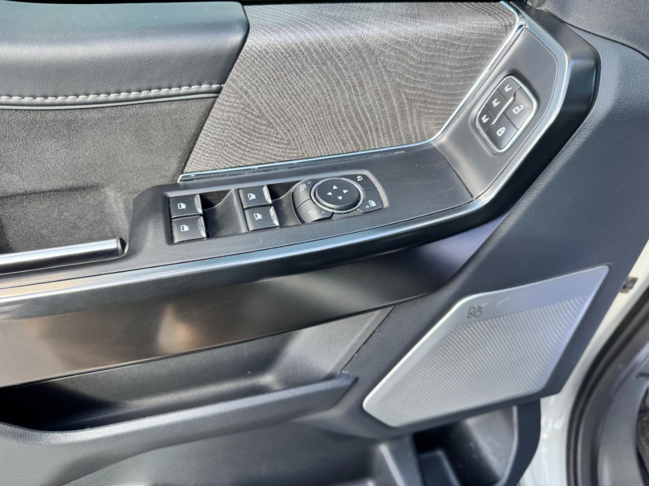 Ford F-150 Platinum 4WD SuperCrew 5.5' Box 2023