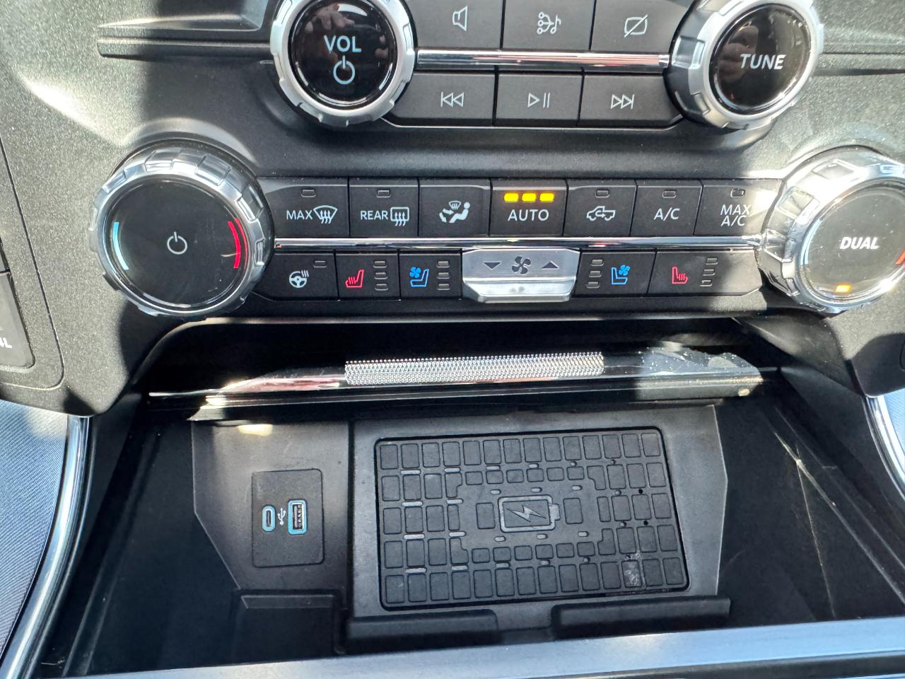 Ford F-150 Platinum 4WD SuperCrew 5.5' Box 2023