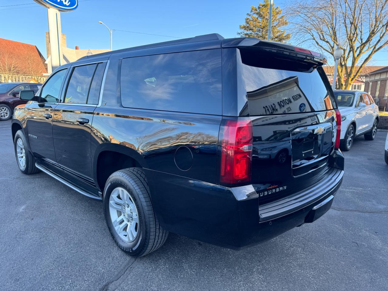 Chevrolet Suburban LT 4WD 2016
