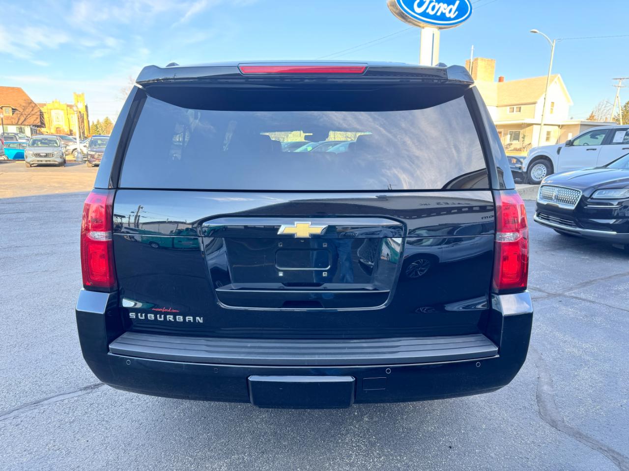 Chevrolet Suburban LT 4WD 2016