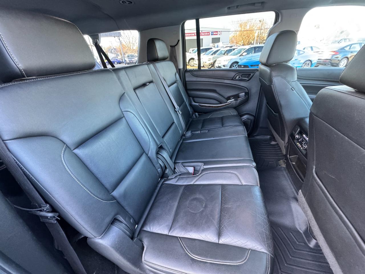 Chevrolet Suburban LT 4WD 2016