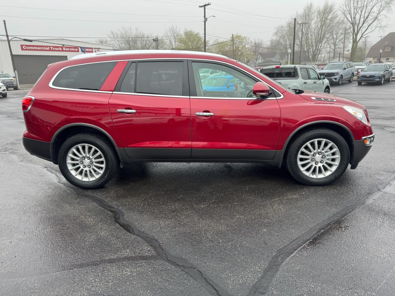 Buick Enclave FWD 4dr Leather 2012