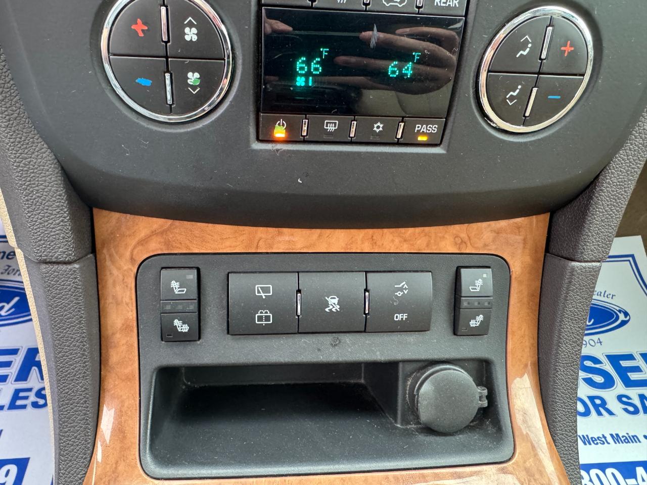 Buick Enclave FWD 4dr Leather 2012