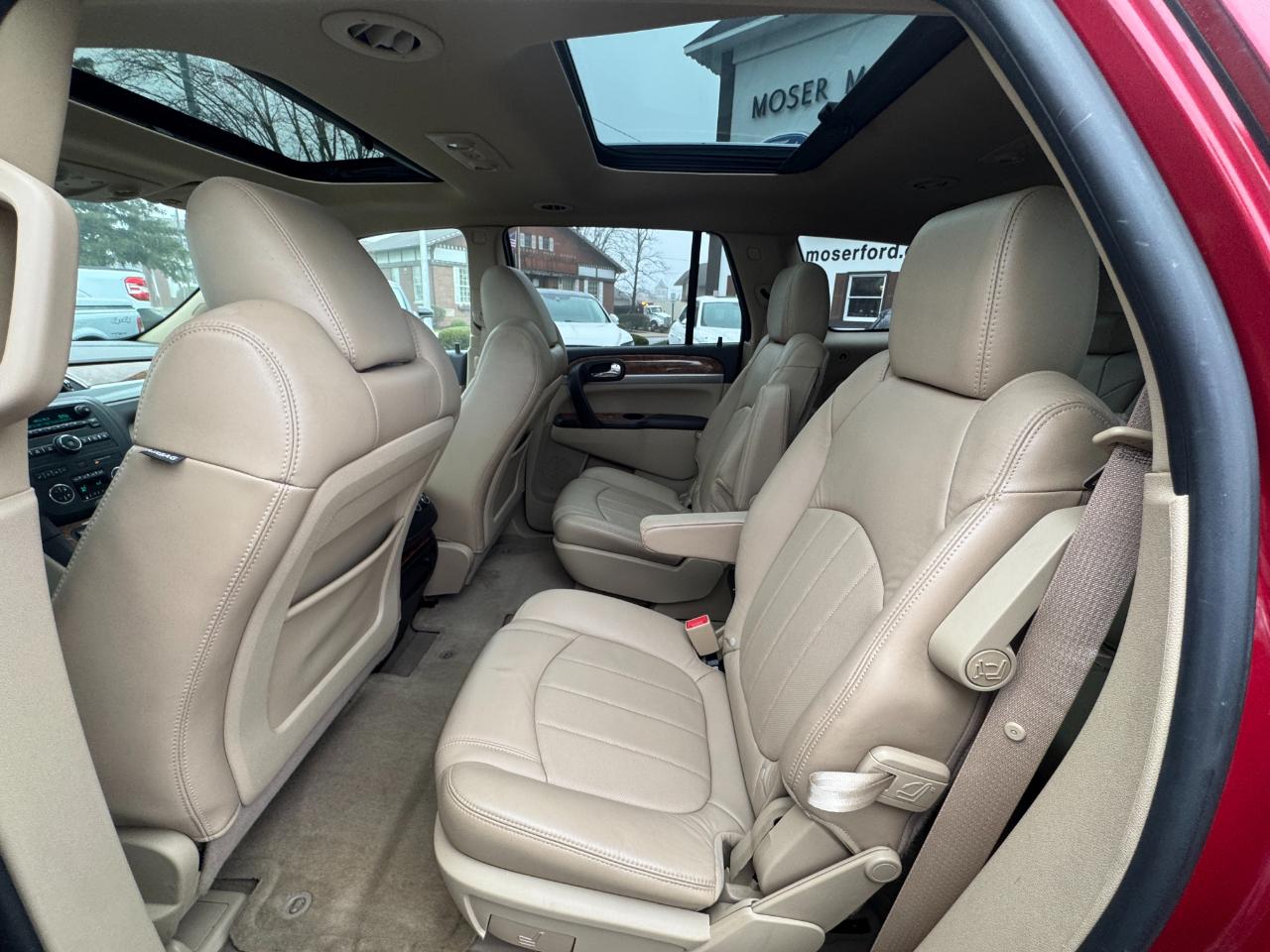 Buick Enclave FWD 4dr Leather 2012