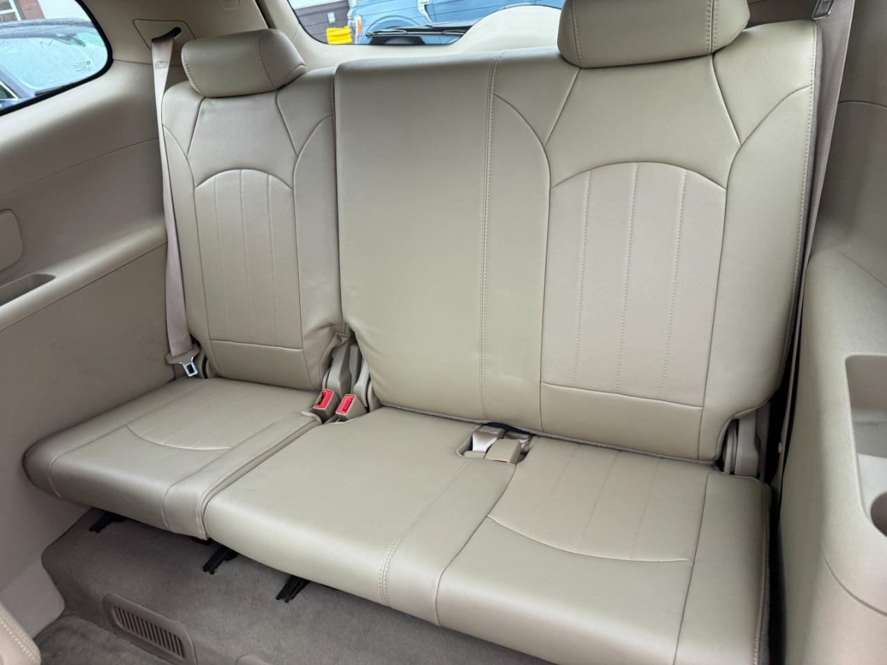 Buick Enclave FWD 4dr Leather 2012