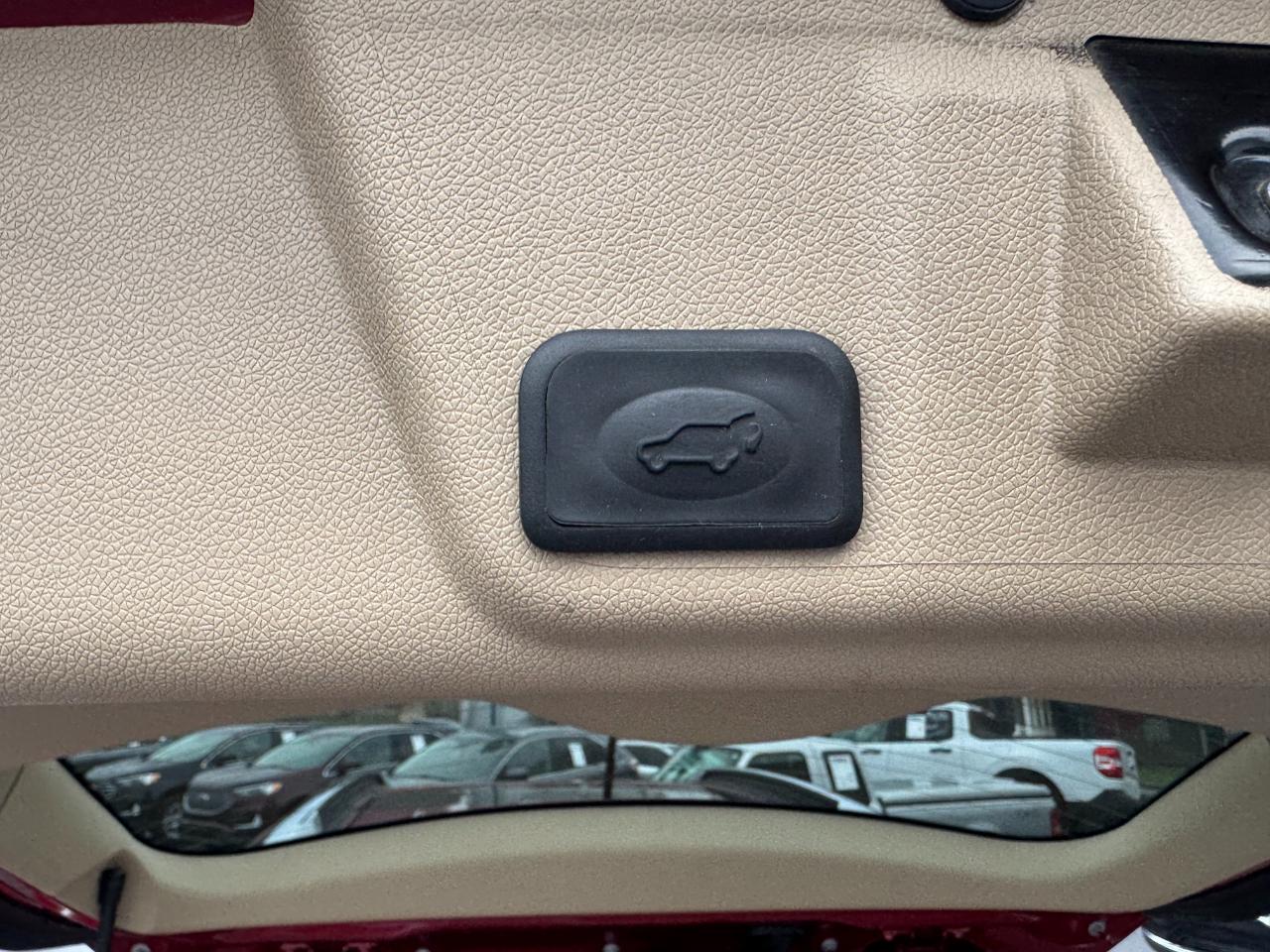 Buick Enclave FWD 4dr Leather 2012