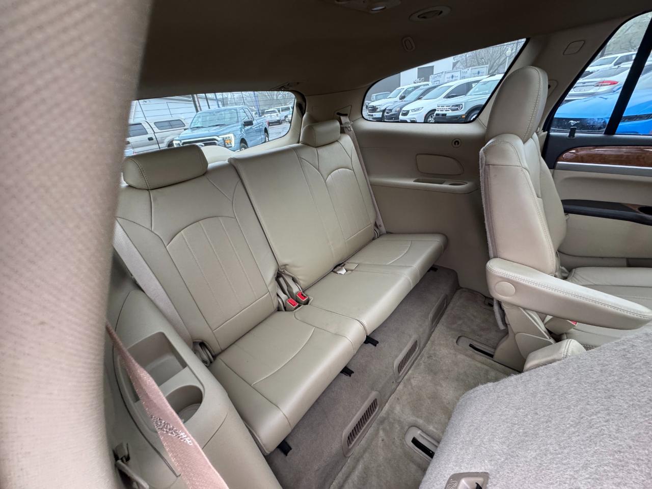 Buick Enclave FWD 4dr Leather 2012