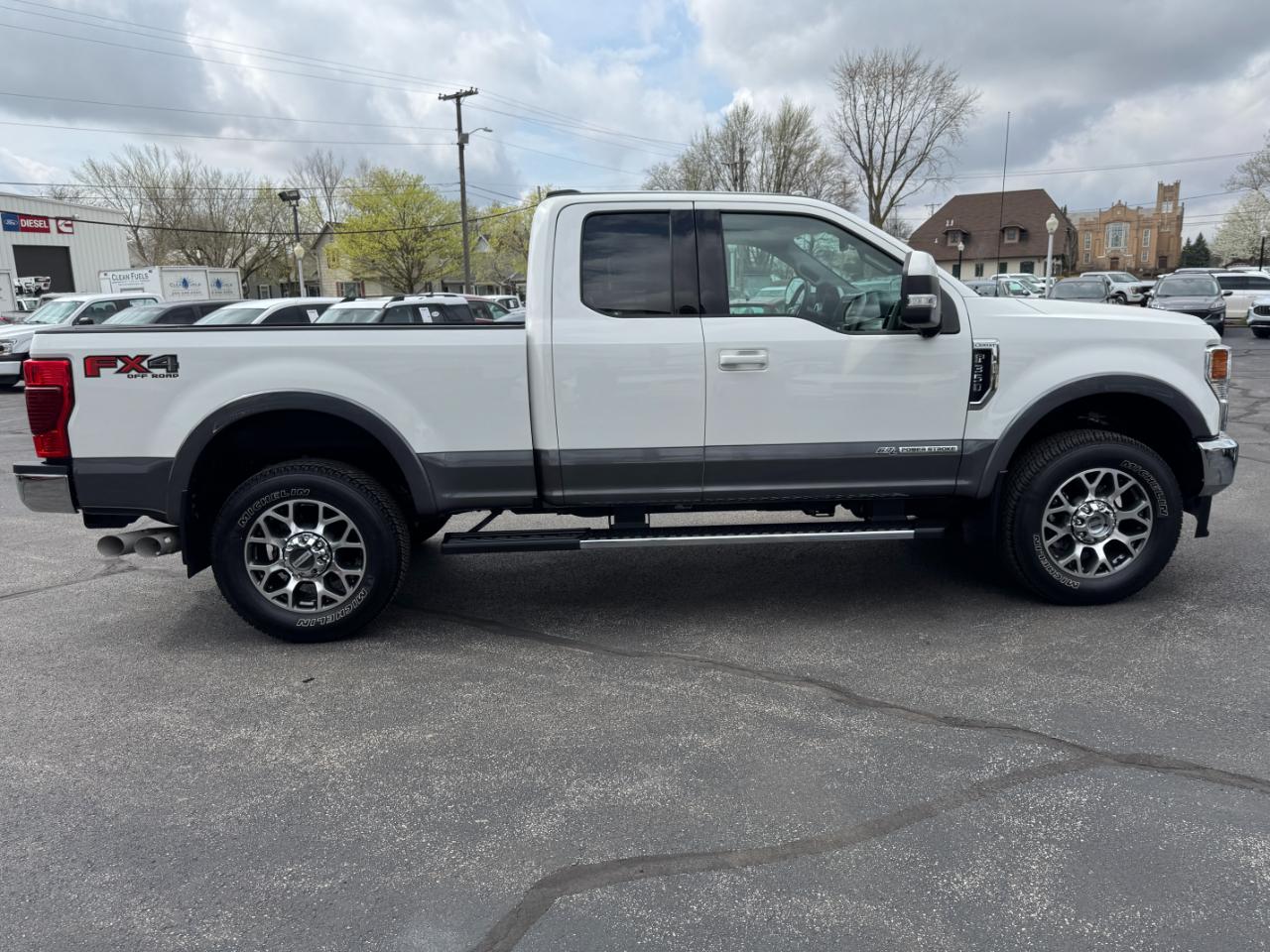 Ford Super Duty F-350 SRW Lariat 4WD SuperCab 6.75' Box 2021