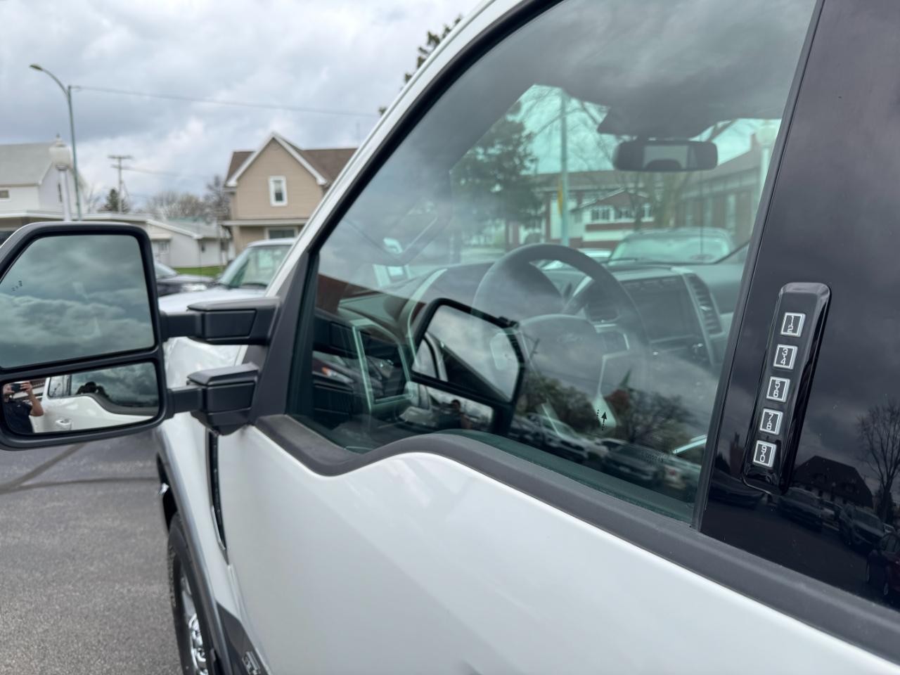 Ford Super Duty F-350 SRW Lariat 4WD SuperCab 6.75' Box 2021