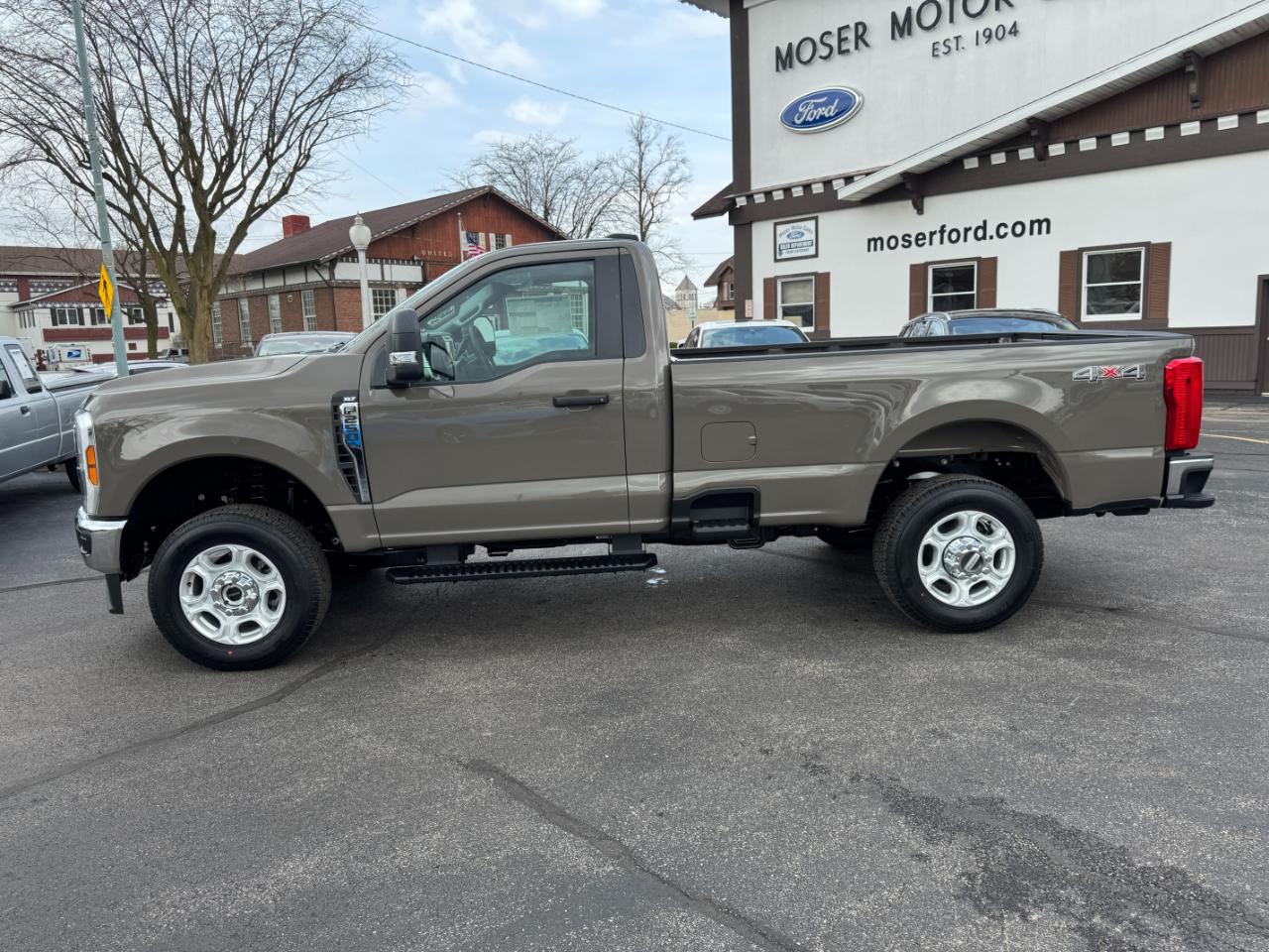 Ford Super Duty F-250 SRW XLT 4WD Reg Cab 8' Box 2026