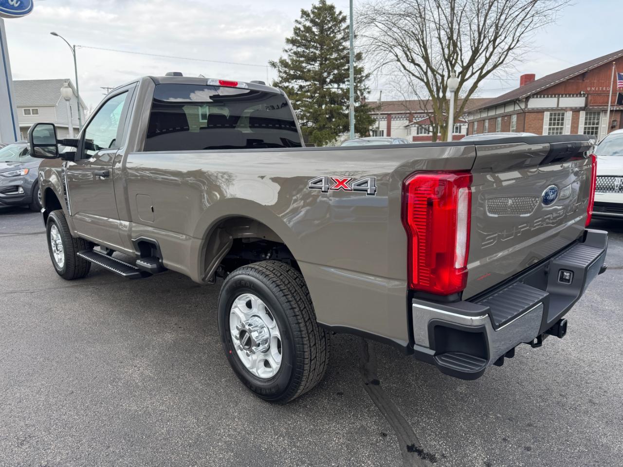 Ford Super Duty F-250 SRW XLT 4WD Reg Cab 8' Box 2026