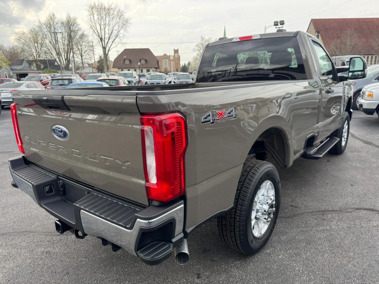 Ford Super Duty F-250 SRW XLT 4WD Reg Cab 8' Box 2026