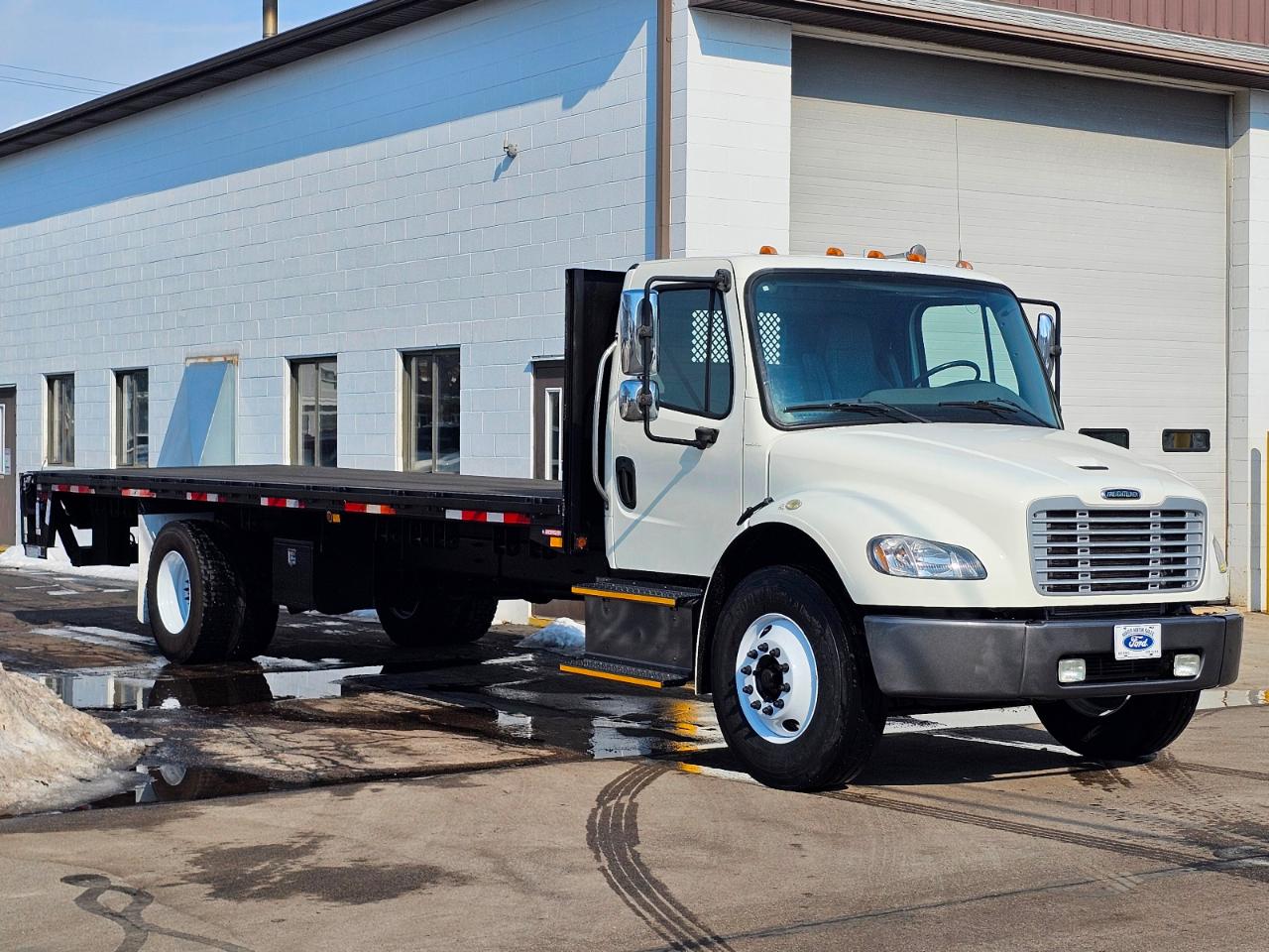 Freightliner M2 106  2015