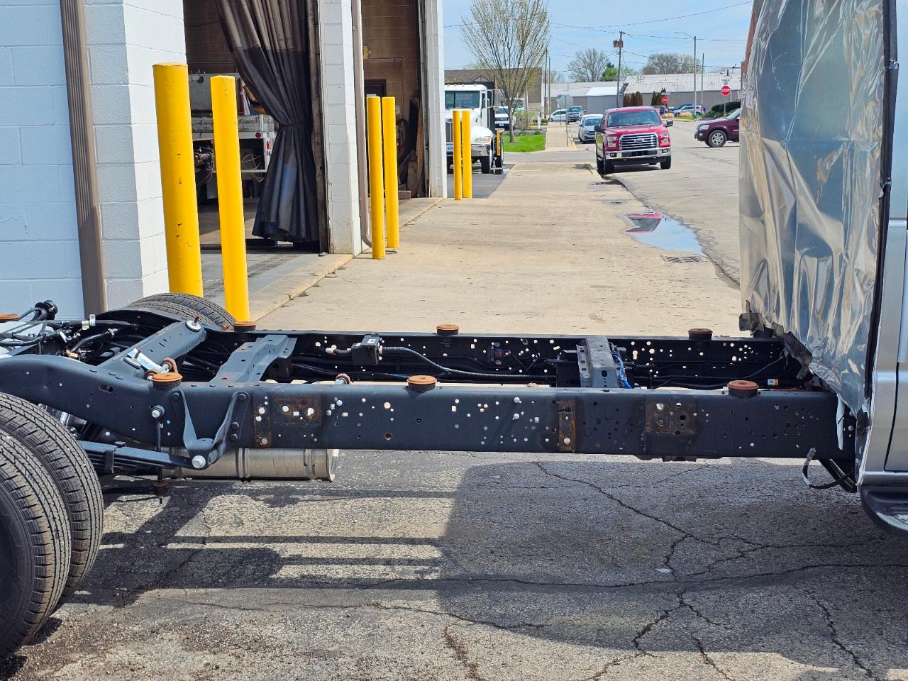 Ford E-Series Cutaway E-450 DRW 158" WB 2027