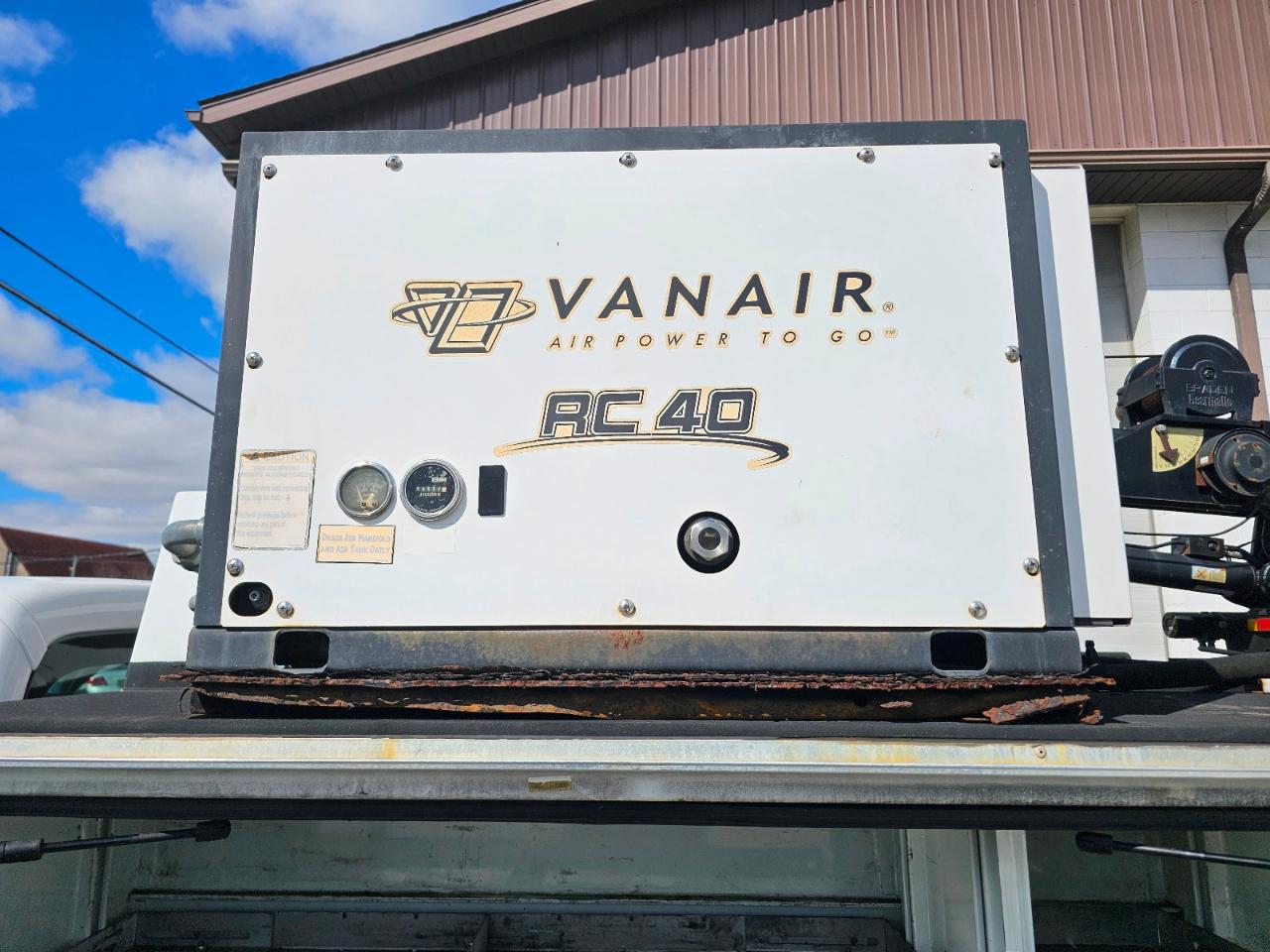 Ford Super Duty F-550 DRW 2WD Reg Cab 165" WB 84" CA XL 2016