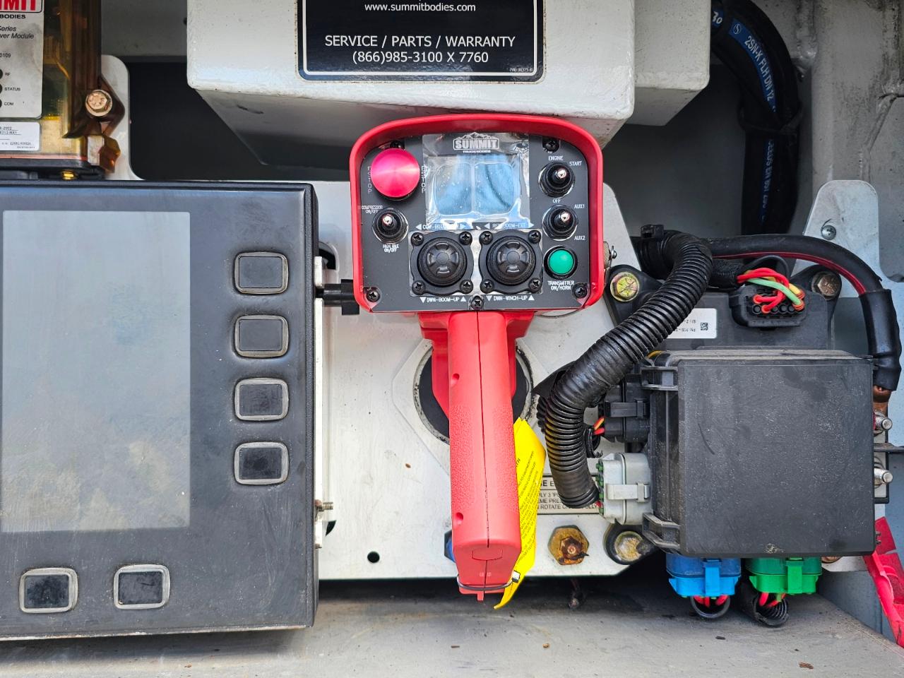 Ford Super Duty F-550 DRW 2WD Reg Cab 165" WB 84" CA XL 2016