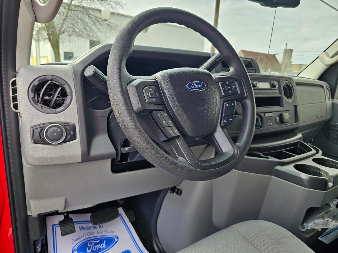 Ford E-Series Cutaway E-350 DRW 176" WB 2027