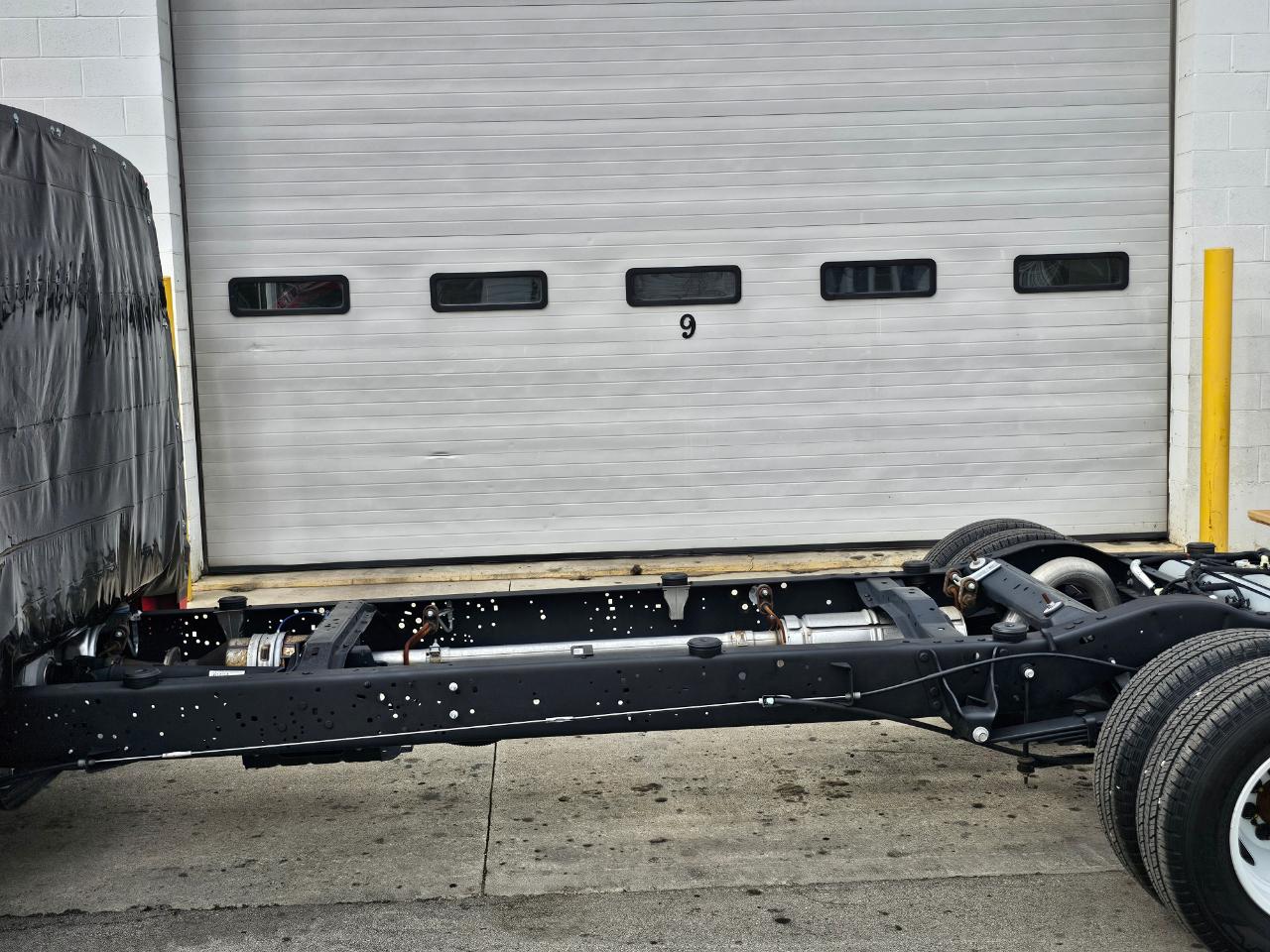 Ford E-Series Cutaway E-350 DRW 176" WB 2027