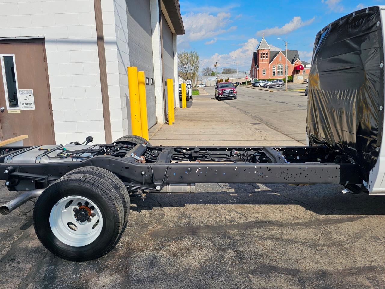 Ford E-Series Cutaway E-450 DRW 158" WB 2027