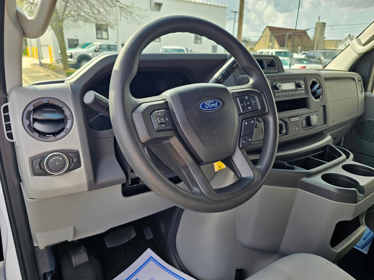 Ford E-Series Cutaway E-450 DRW 158" WB 2027