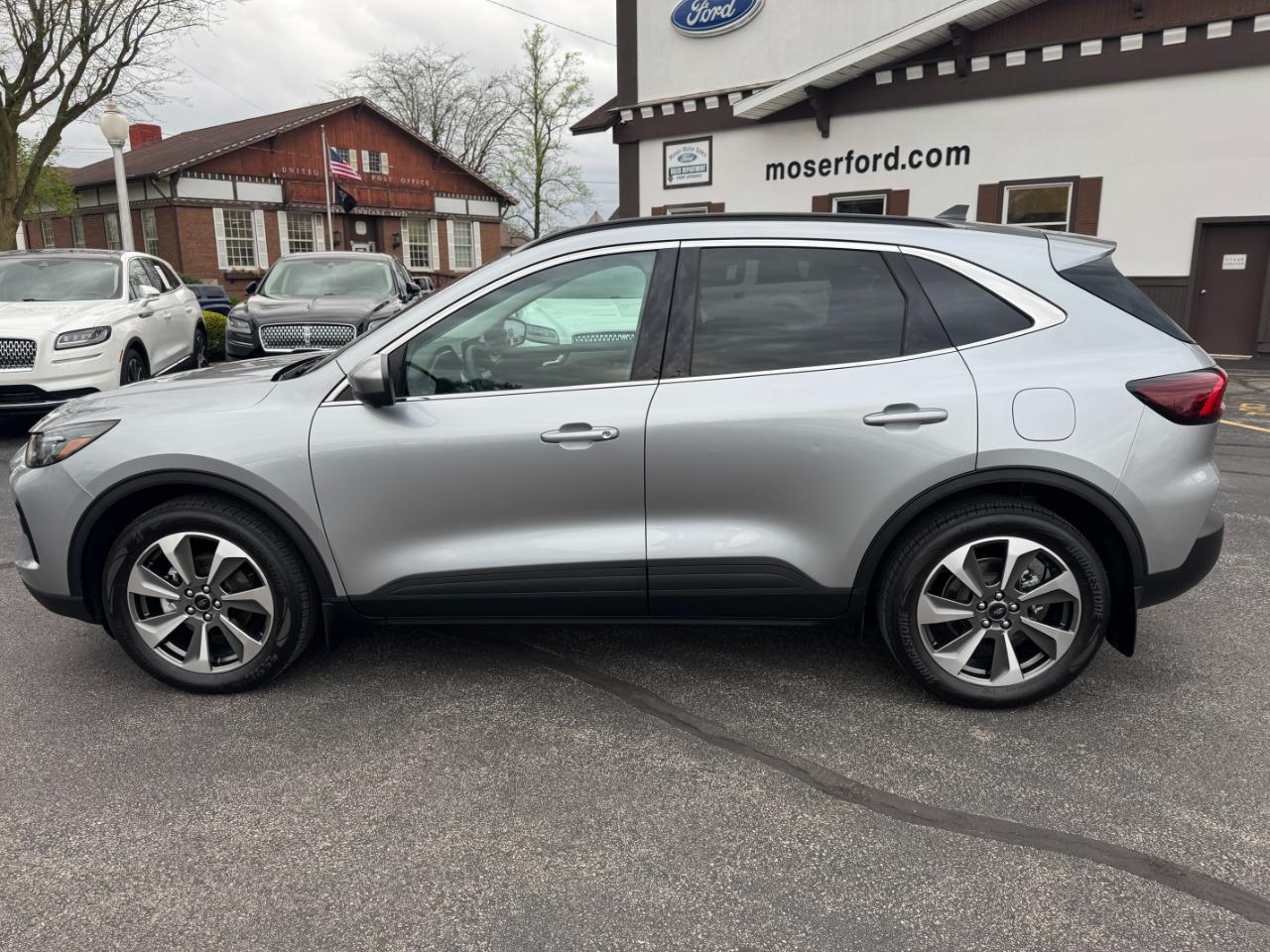 Ford Escape Platinum AWD 2023