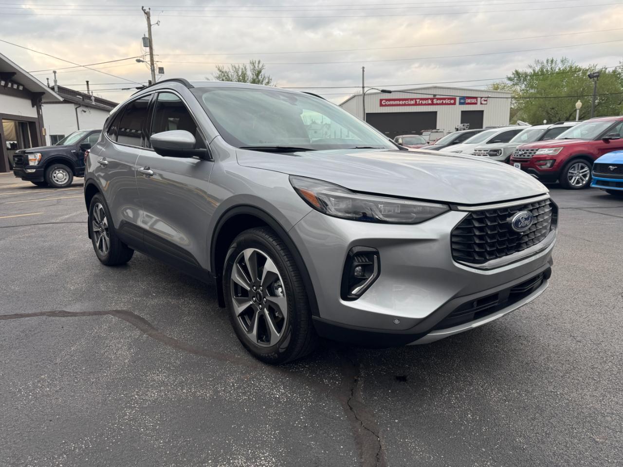 Ford Escape Platinum AWD 2023