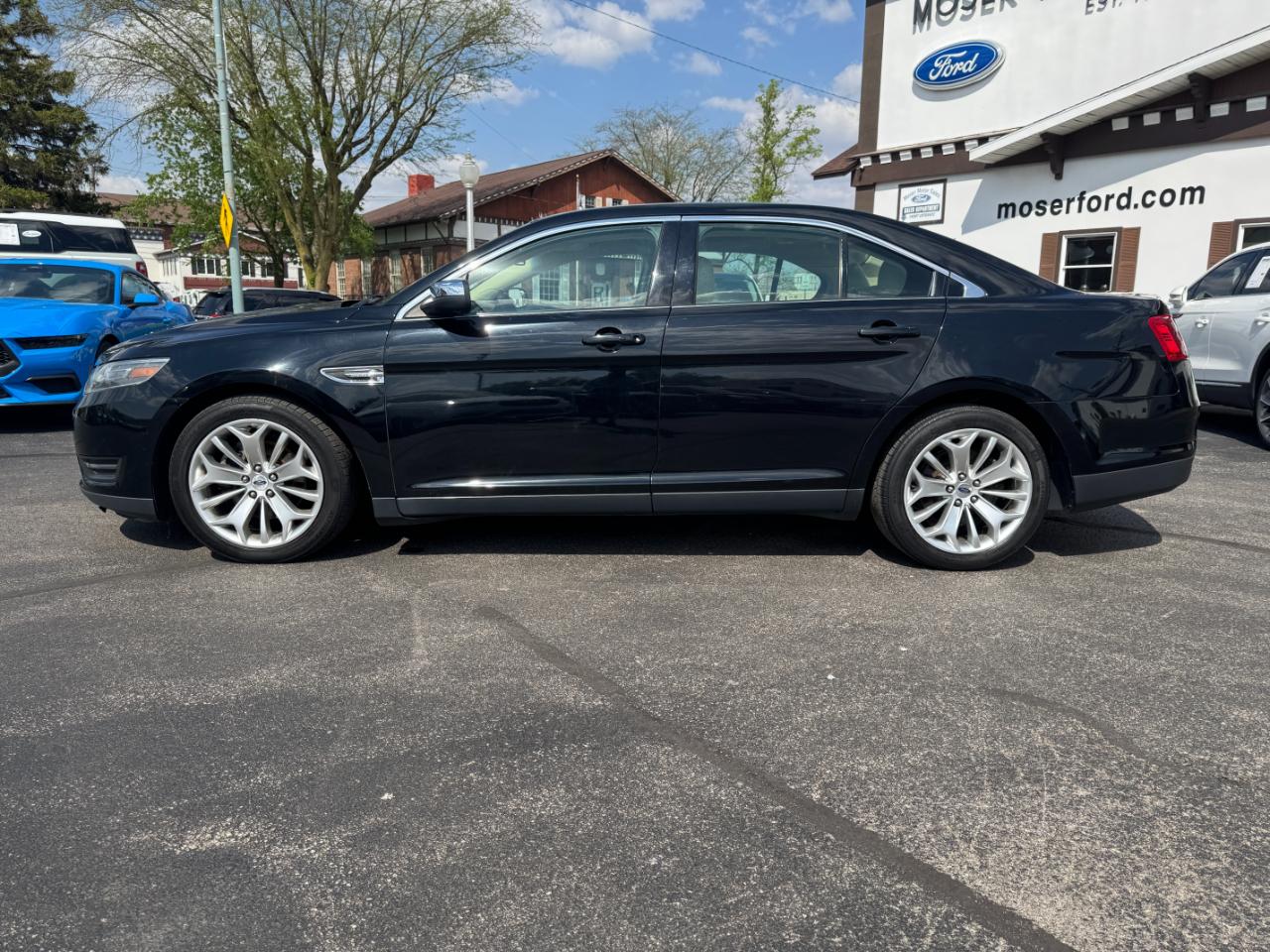 Ford Taurus 4dr Sdn Limited FWD 2016