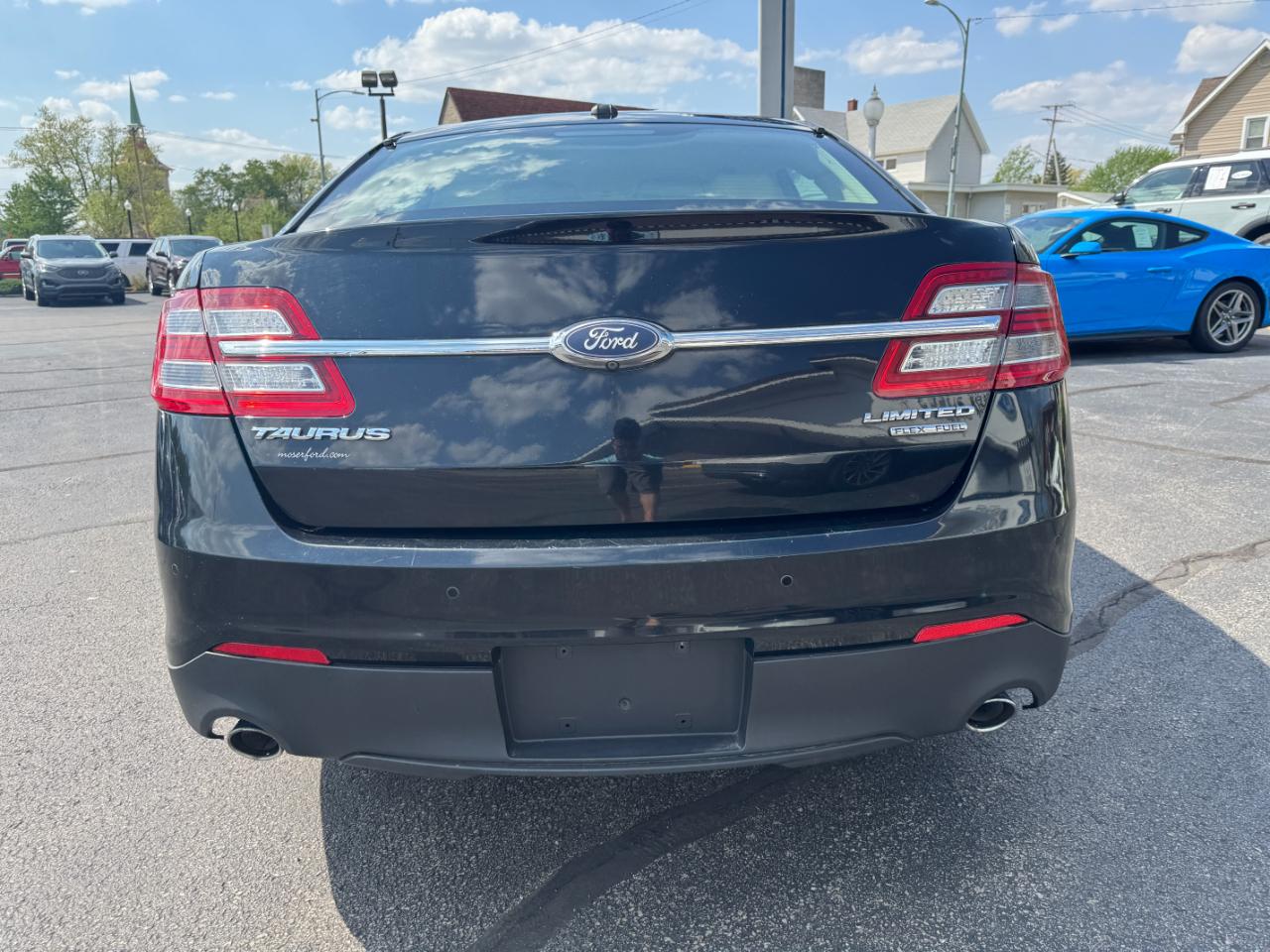 Ford Taurus 4dr Sdn Limited FWD 2016