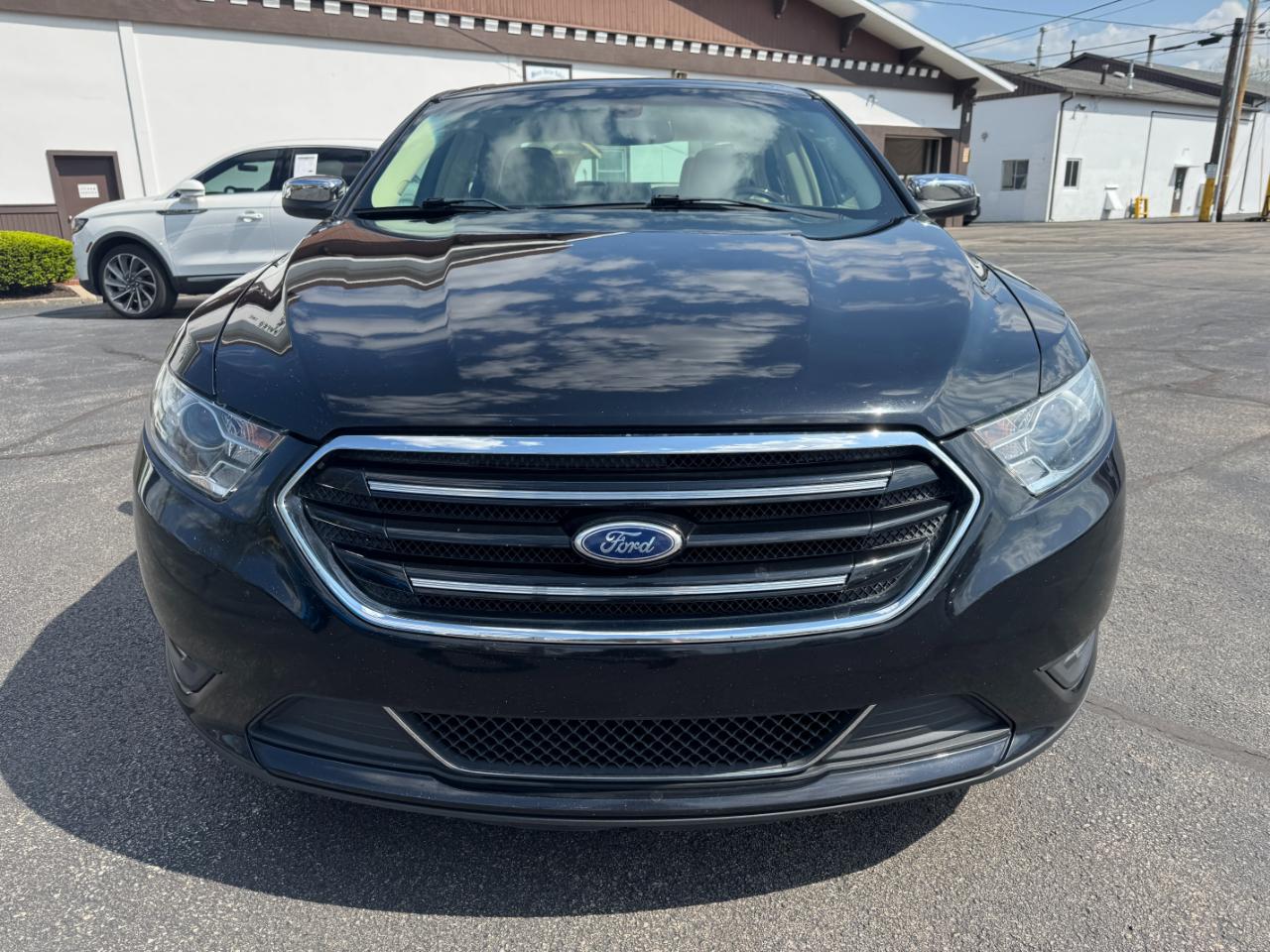Ford Taurus 4dr Sdn Limited FWD 2016