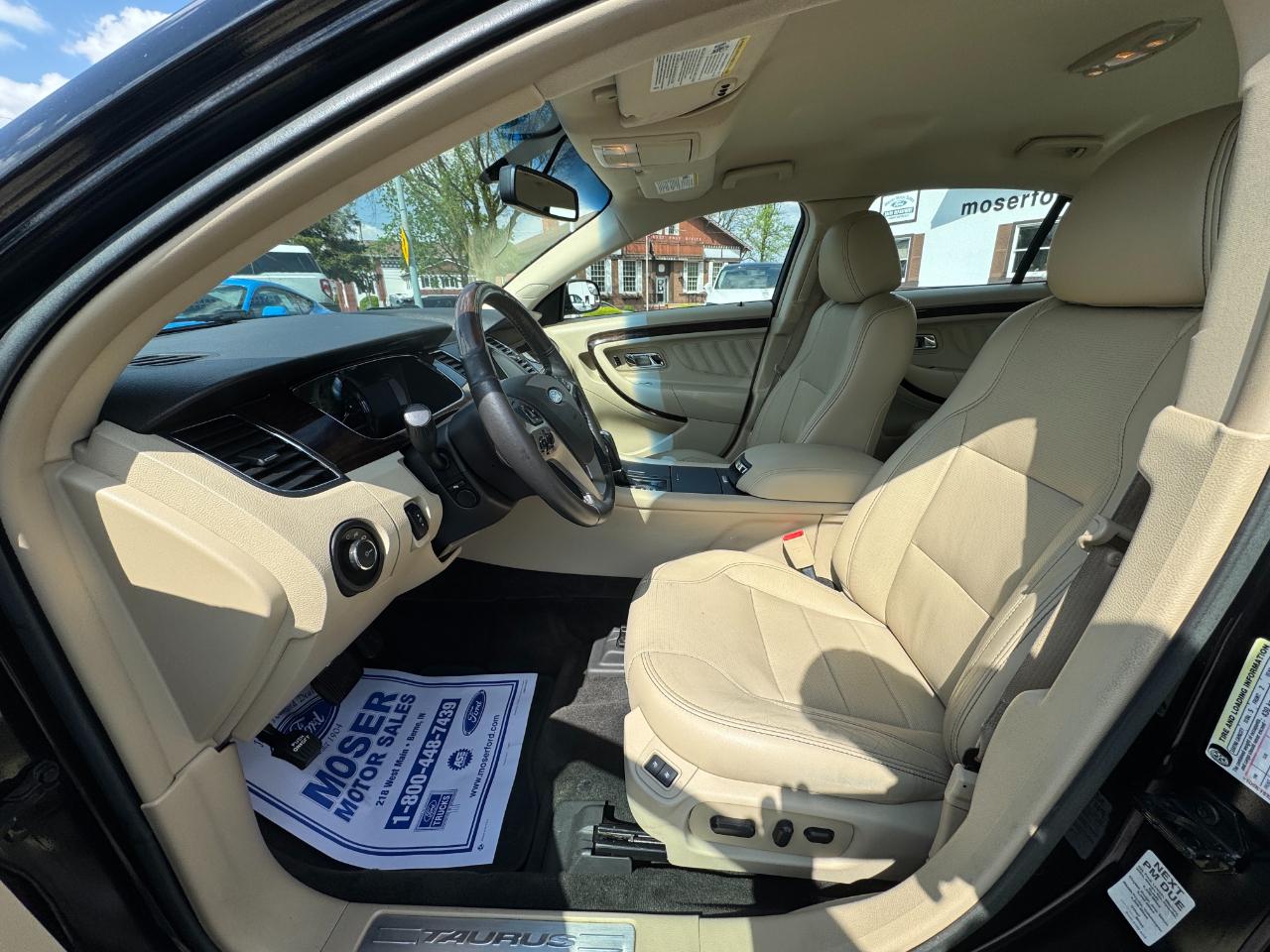 Ford Taurus 4dr Sdn Limited FWD 2016