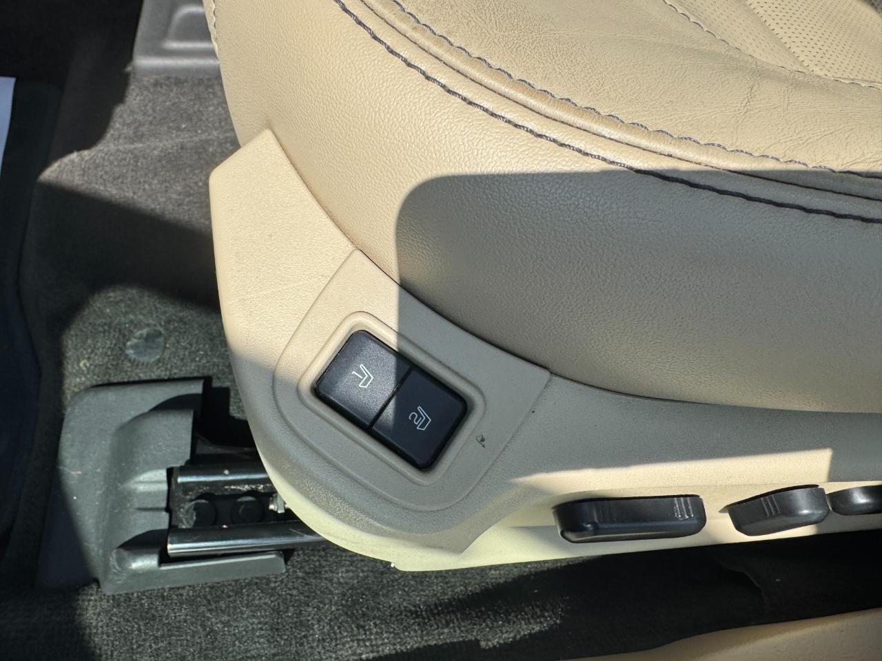 Ford Taurus 4dr Sdn Limited FWD 2016