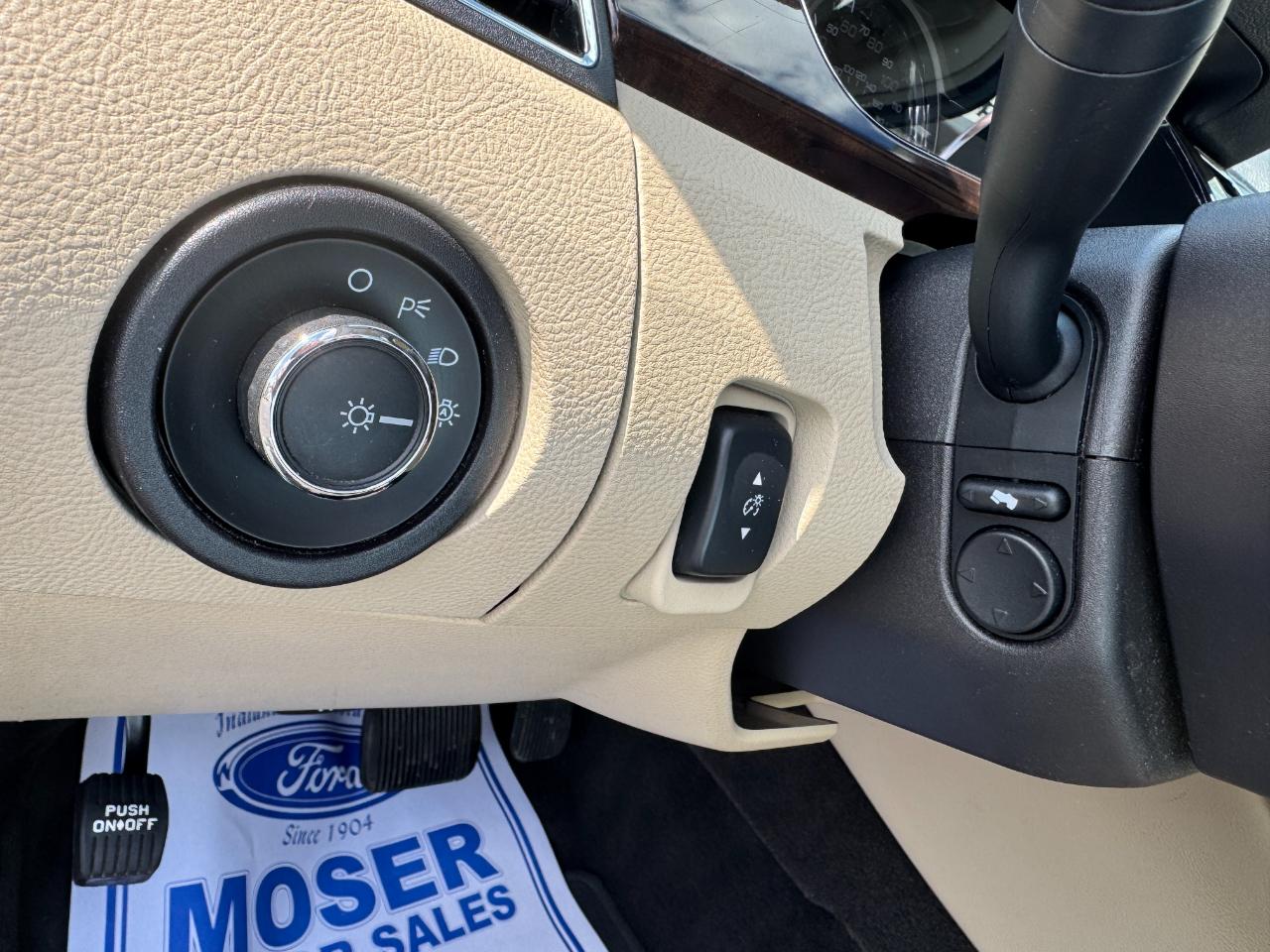 Ford Taurus 4dr Sdn Limited FWD 2016