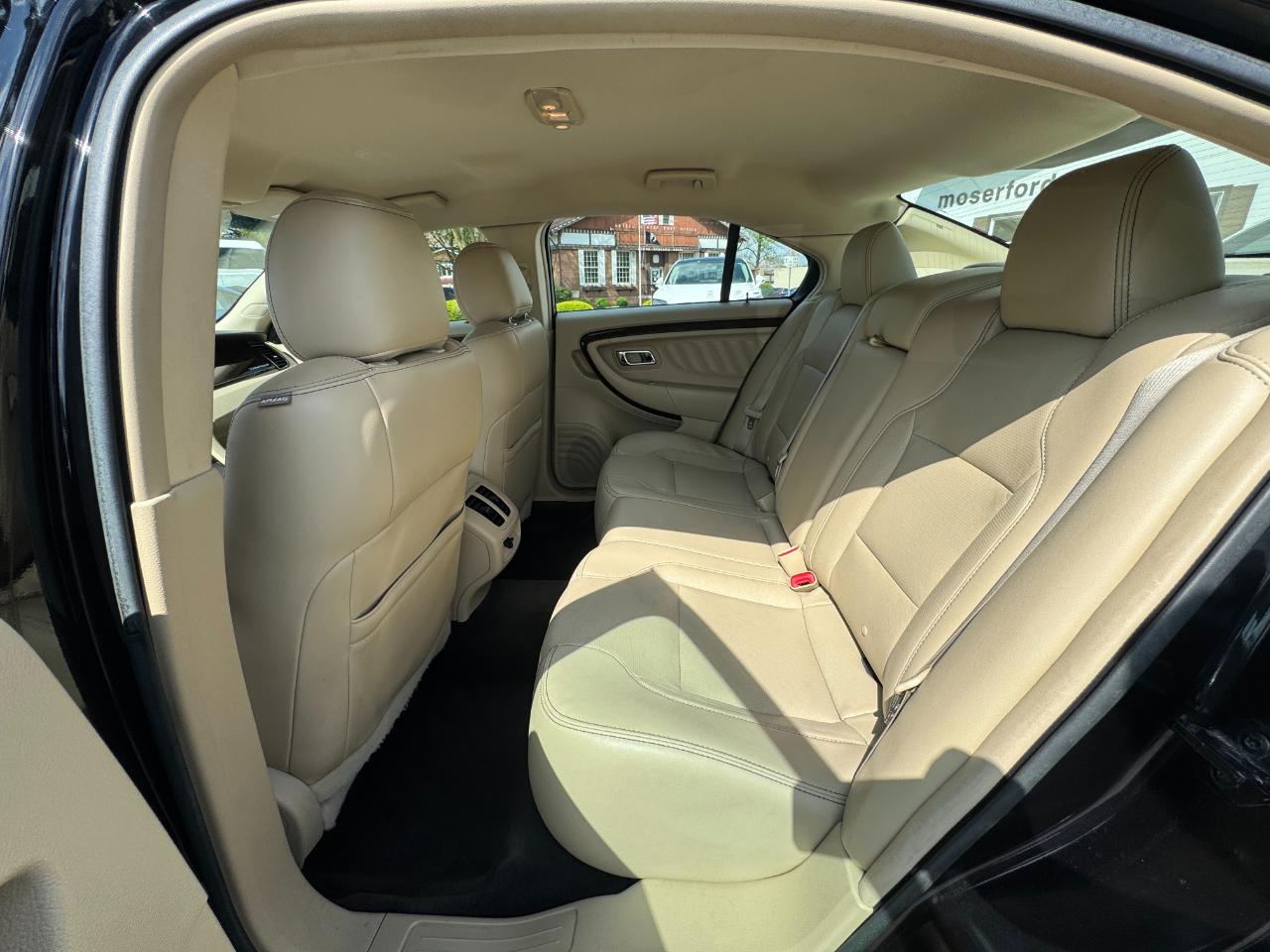 Ford Taurus 4dr Sdn Limited FWD 2016