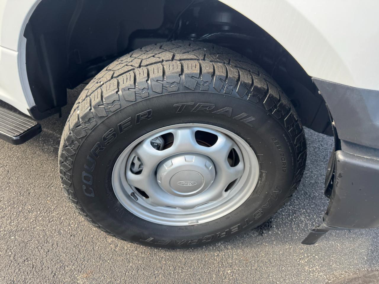 Ford F-150 XL 4WD Reg Cab 8' Box 2018