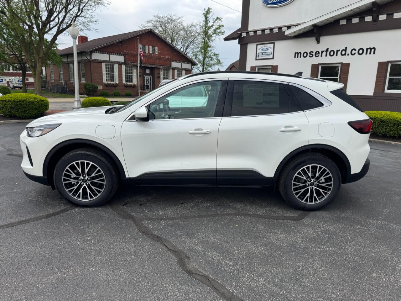 Ford Escape PHEV FWD 2026