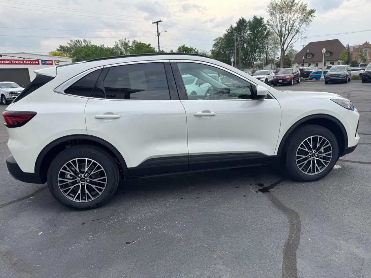 Ford Escape PHEV FWD 2026