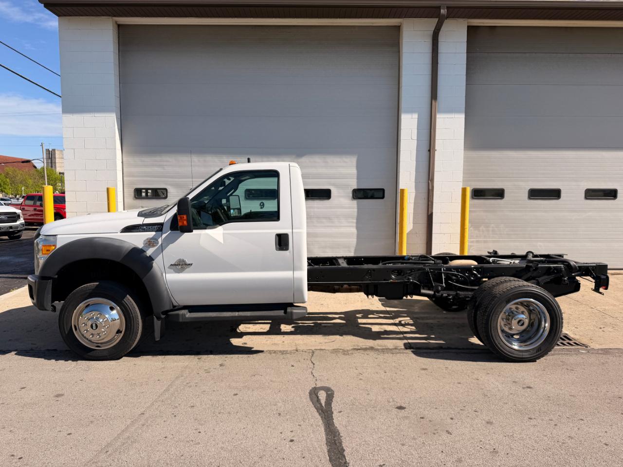 Ford Super Duty F-550 DRW 2WD Reg Cab 165" WB 84" CA XL 2012